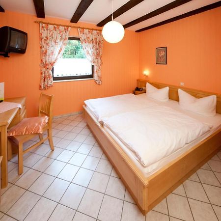 Gasthaus Zur Wolfsschlucht Hotel Sugenheim ภายนอก รูปภาพ